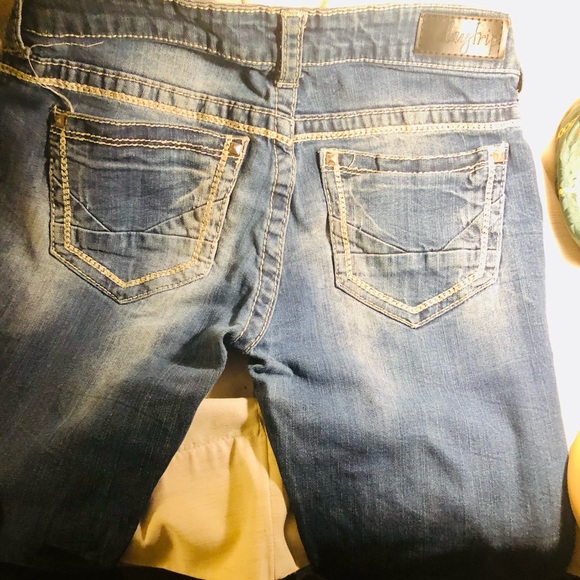 DayTrip Leo Bootcut Distressed Denim Size 27 S - Picture 2 of 6